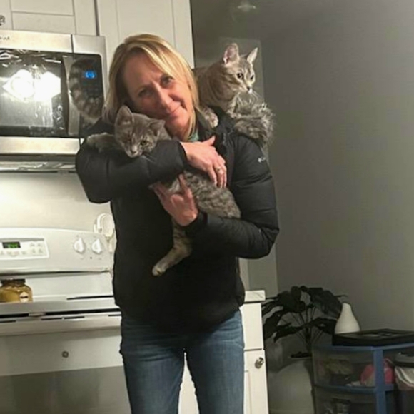 Meet your Posher, Amanda - Picture 3 of 4